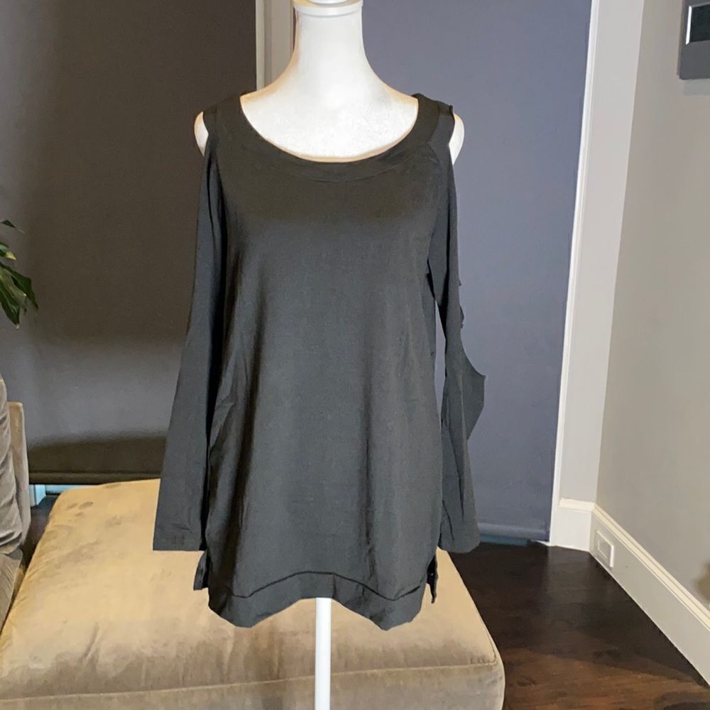 Women’s Black Long Tattered Sleeved Top Size L NEW